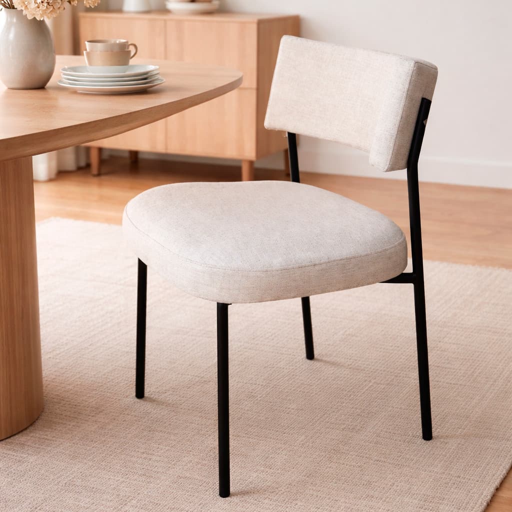 Cadeira Mila Estofada Sala de Jantar Gourmet Base Aço - Tecido Linho, Bouclé ou Couro Sintético