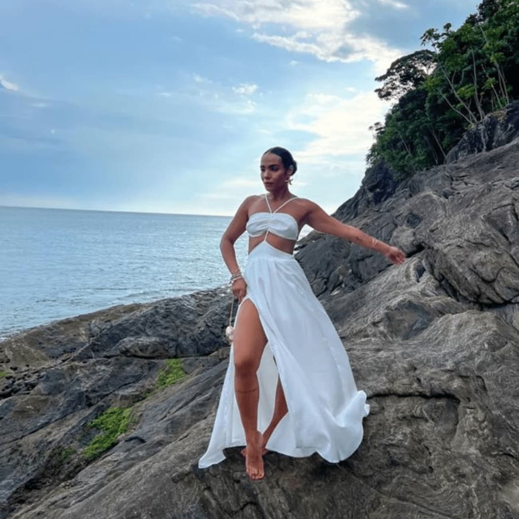 Saia de Viscolycra com Abertura Lateral - Elegância, Conforto e Sofisticação para Você