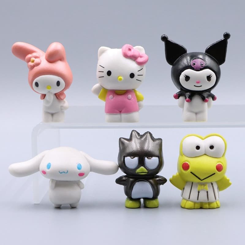 Conjunto de 6 peças de figuras de anime da Sanrio: Kuromi, Hello Kitty, My Melody, Cinnamoroll, Kuromi e Buzz Lightyear,