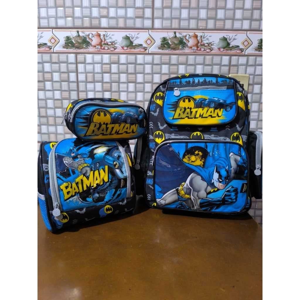 Kit de Mochila Escolar de Costas, Lancheira e Estojo Batman - Grande - Modelo 2025