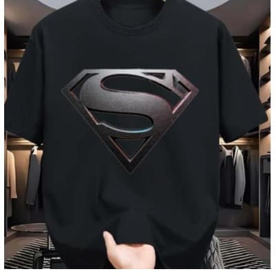 Camiseta Unissex Oversized Plus Size Feminina Masculina Estampa Logo do Superman em Textura Metálica  Streetwear Moda