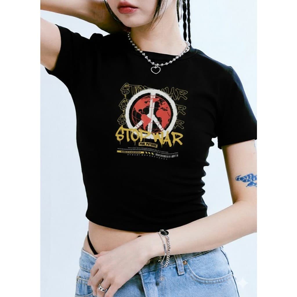 Babylook Feminina Estilo Street Stop War – Camiseta Branca Estampada