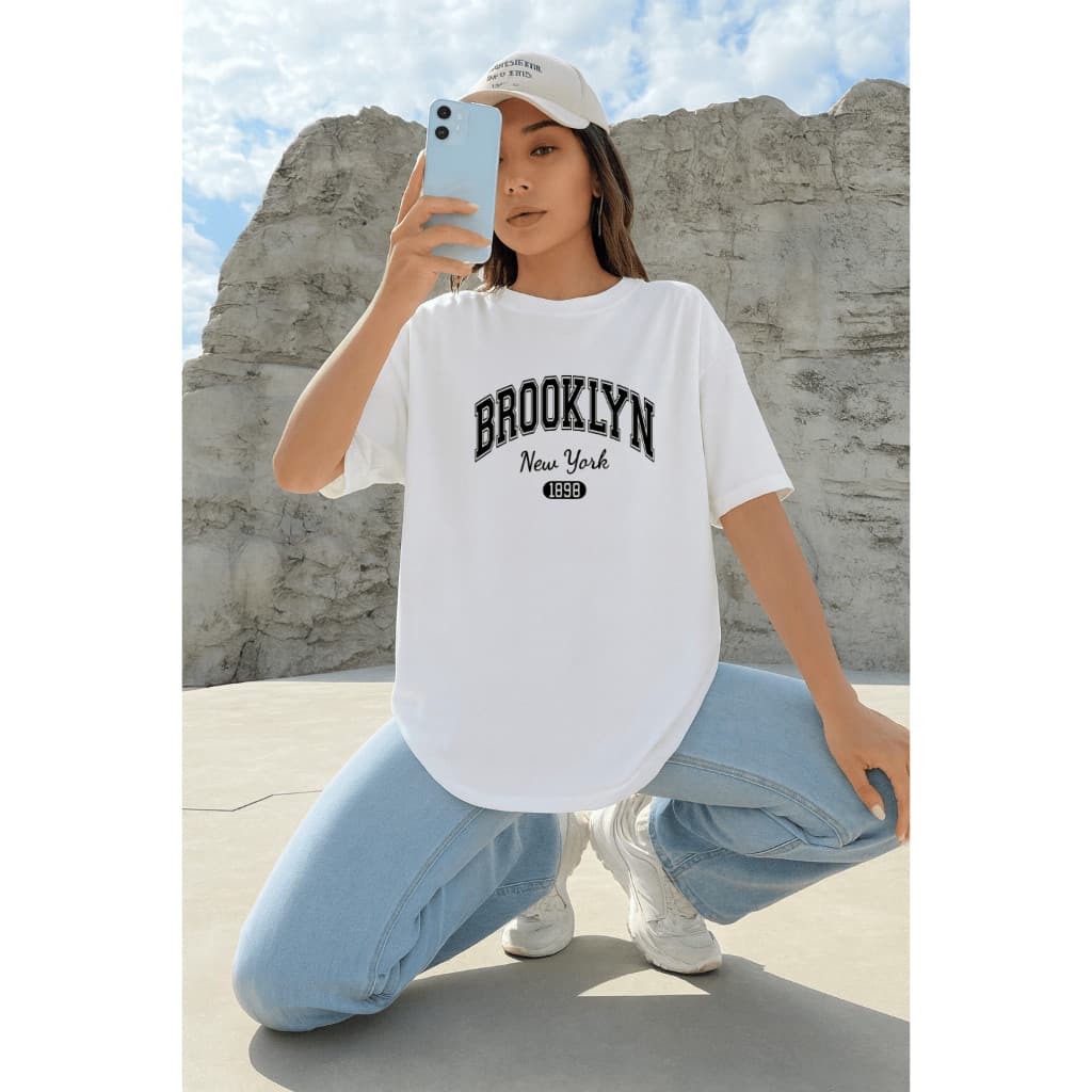 Camiseta Oversized Feminina Branca | Algodão Premium 30,1 | Streetwear Moderno