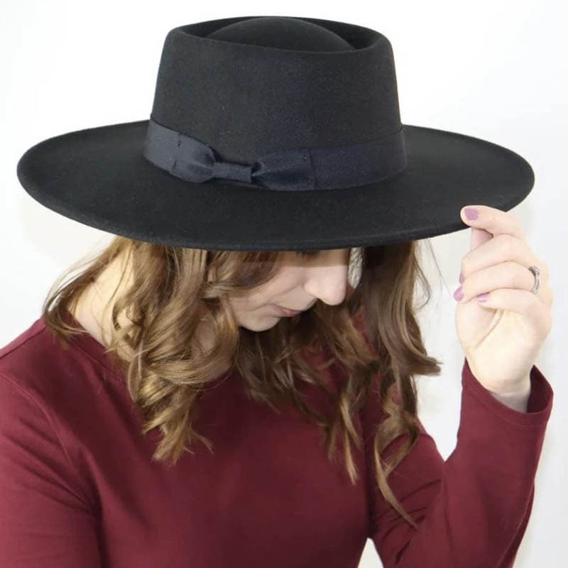 Chapéu Fedora Feminino com Laço, Chapéus de Feltro com Aba Larga, Design Luxuoso e Casual, Bonés Femininos com Laço ----