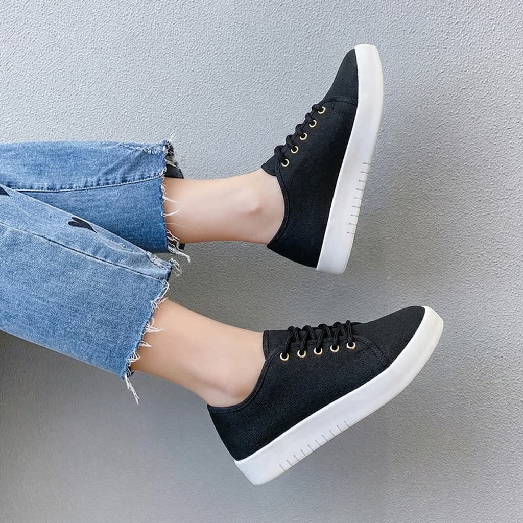 Tênis Preto Feminino Casual Confortável Estilo Elegante Solado Branco