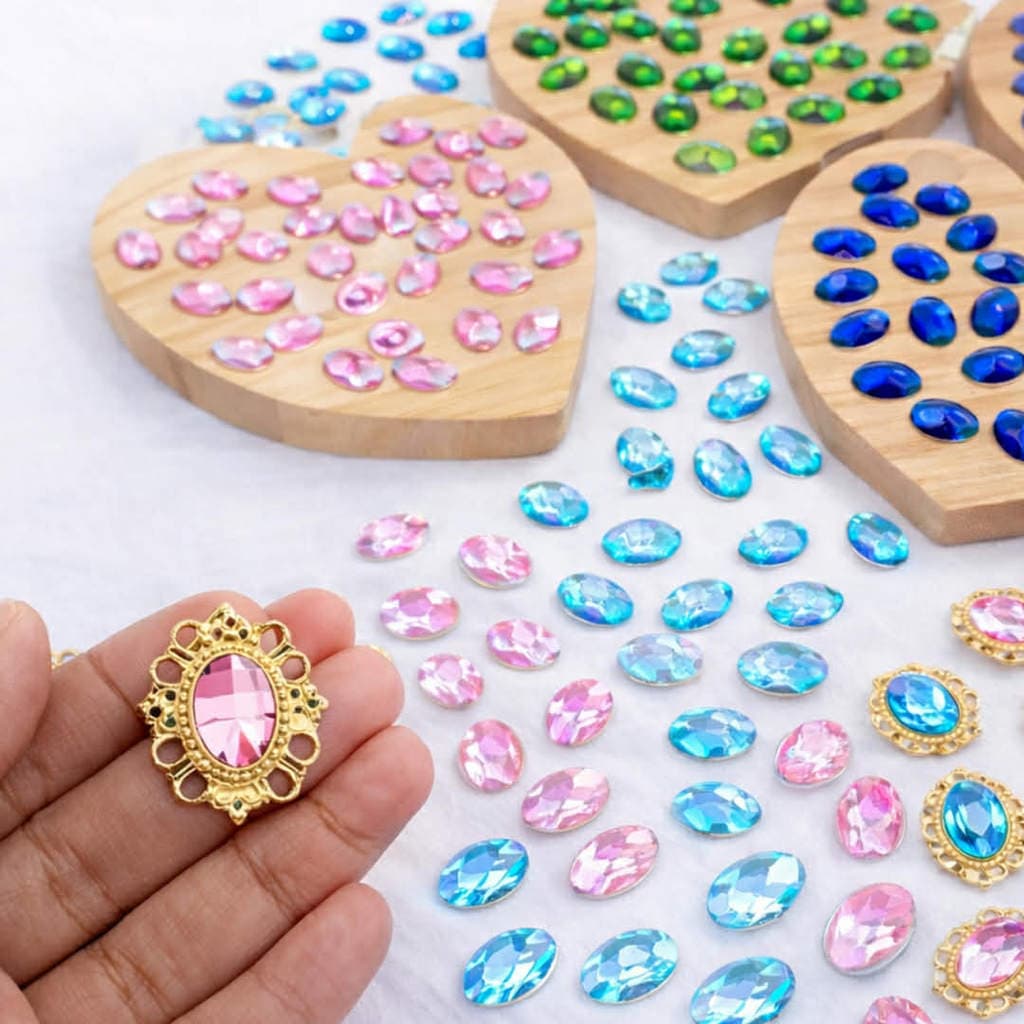 Kit Chatons 10x14mm + Tag de Metal Dourada Chatons 10x14mm – 20 Peças para Lembrancinhas, Laços
