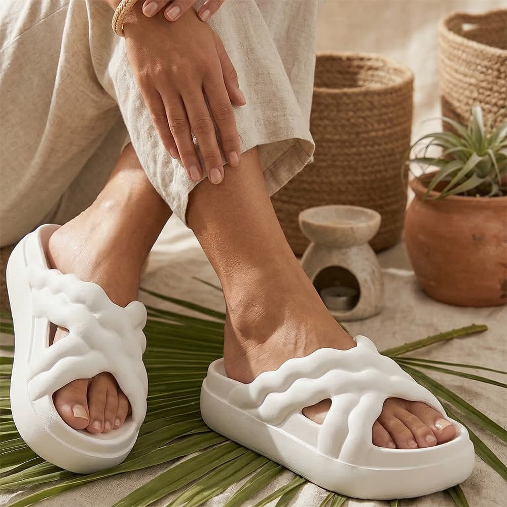 Chinelo Slide Feminino EVA Confortável Leve Antiderrapante Design Moderno Macio para Uso Diário Casa e Rua