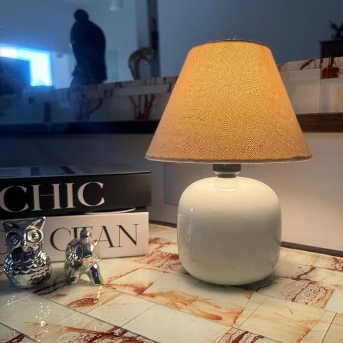 Abajur Luminária de Cerâmica Porcelana com Cúpula de Tecido Decoração Quarto Escritório