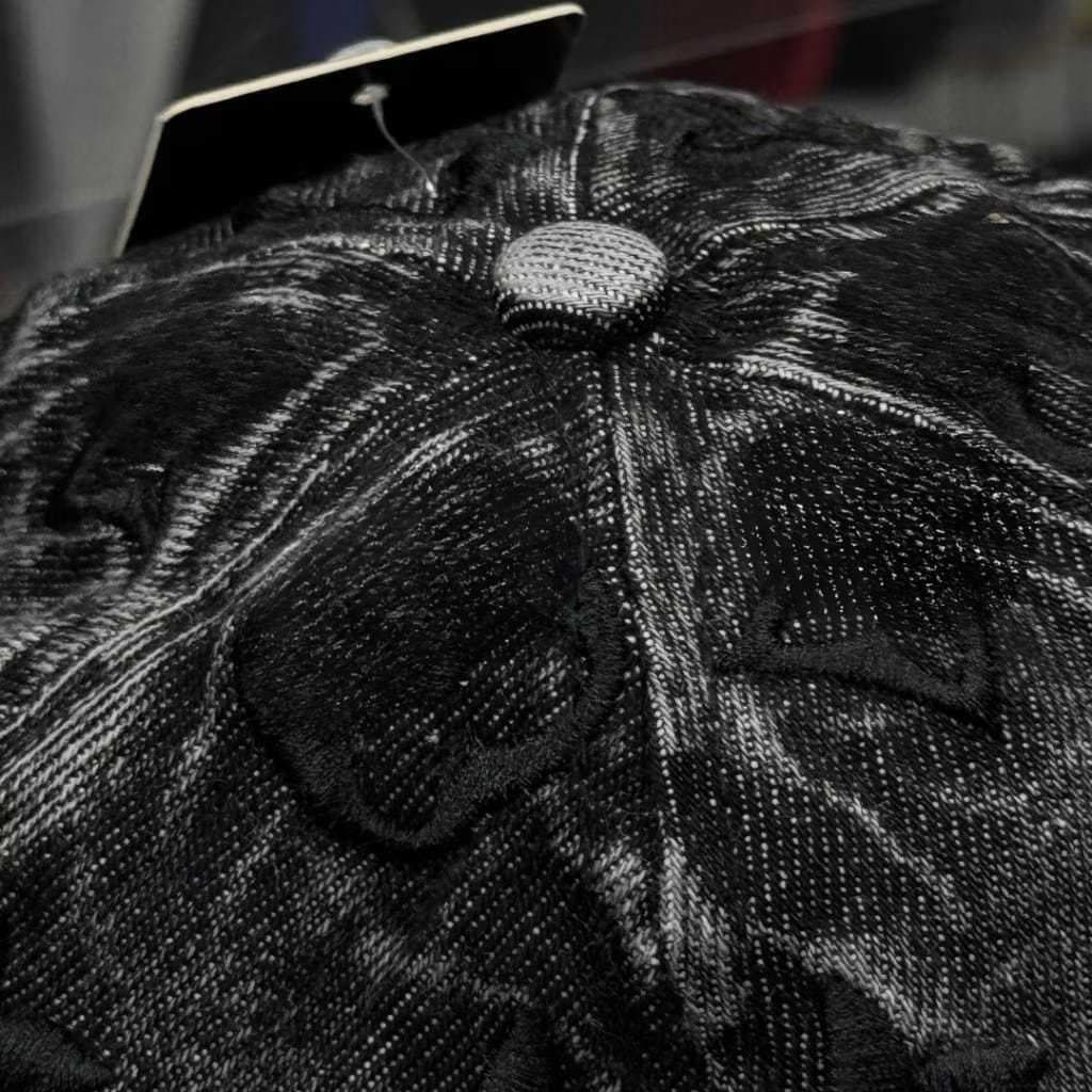 Bone Jeans Liso Preto Aba Curva Unisex Bune
