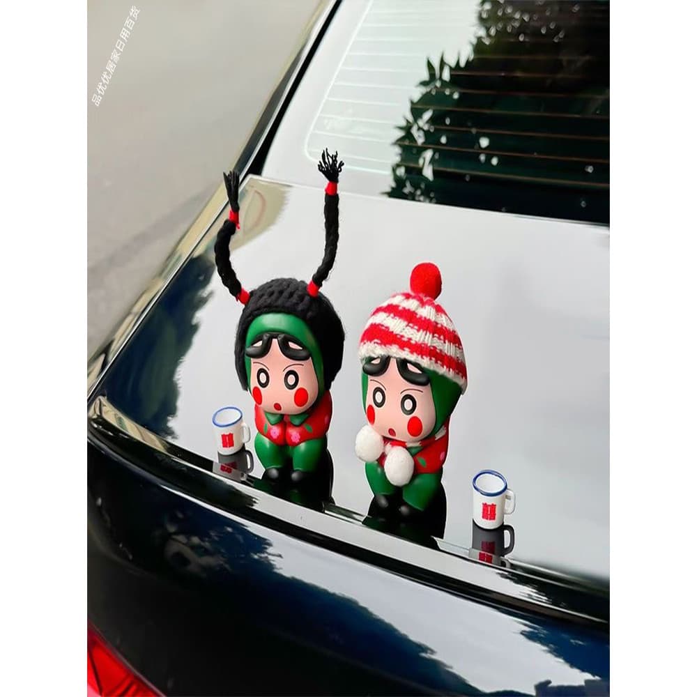 Carro traseiro Cuihua aldeia flor lápis Shin-Chan decorações do carro decorações Interior telhado do carro boneca carro