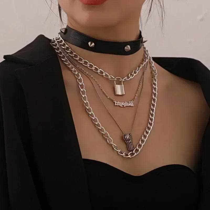 Moda Feminina Criativo Estilo Punk Elegante Longo Em Camadas Colar Escuro Gótico Grande Bloqueio Chave Anjo Pingente Gar