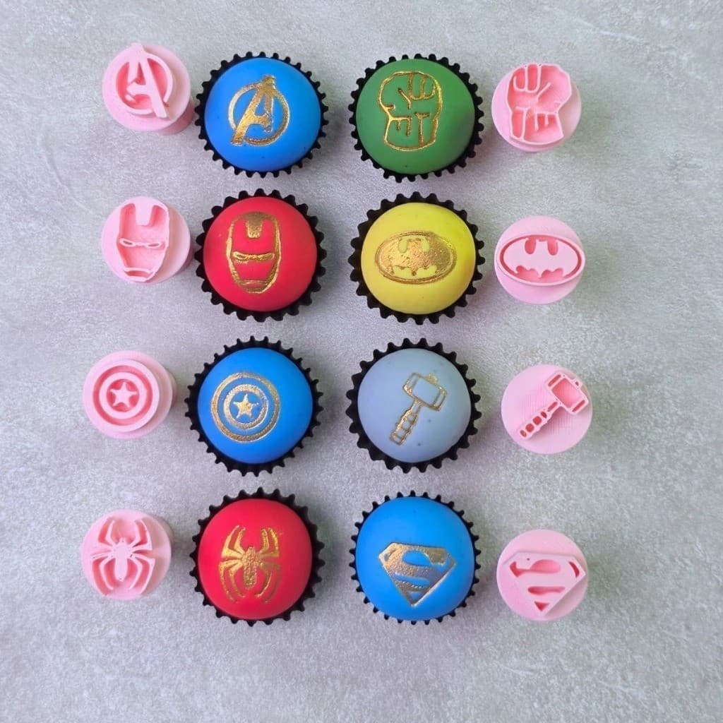 Kit 10 Carimbos para Brigadeiro Heróis | Carimbo Docinhos Festa Infantil Confeitaria 3D