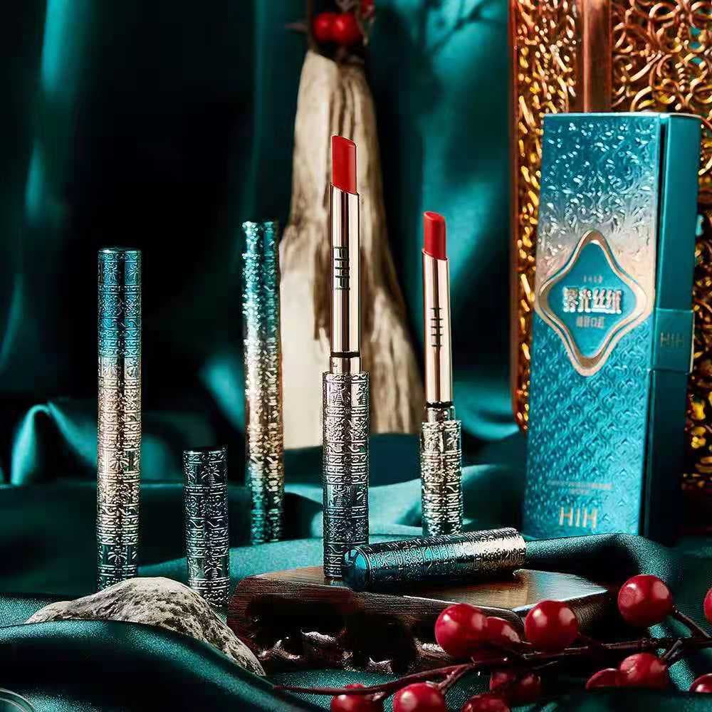 Retro pequeno tubo fino fosco veludo esculpido batom fosco veludo batom branco estilo chinês fácil de colorir