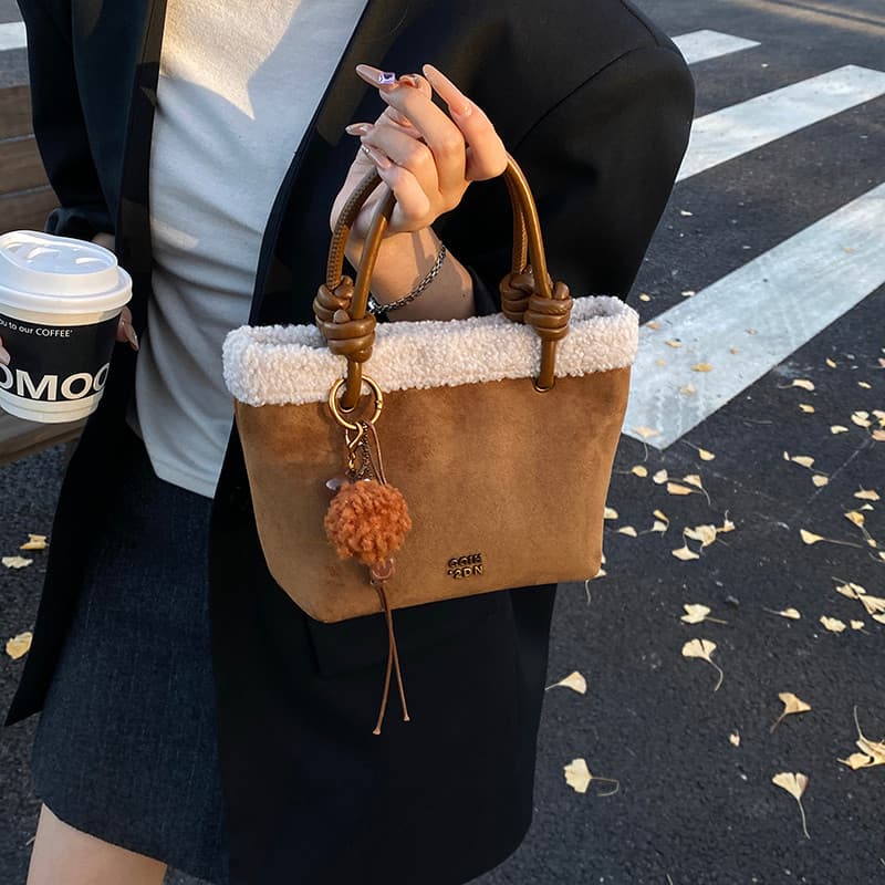 Crianças inverno portátil camurça saco feminino 2025 novo estilo na moda coreano saco de pelúcia All-Match saco do mensa