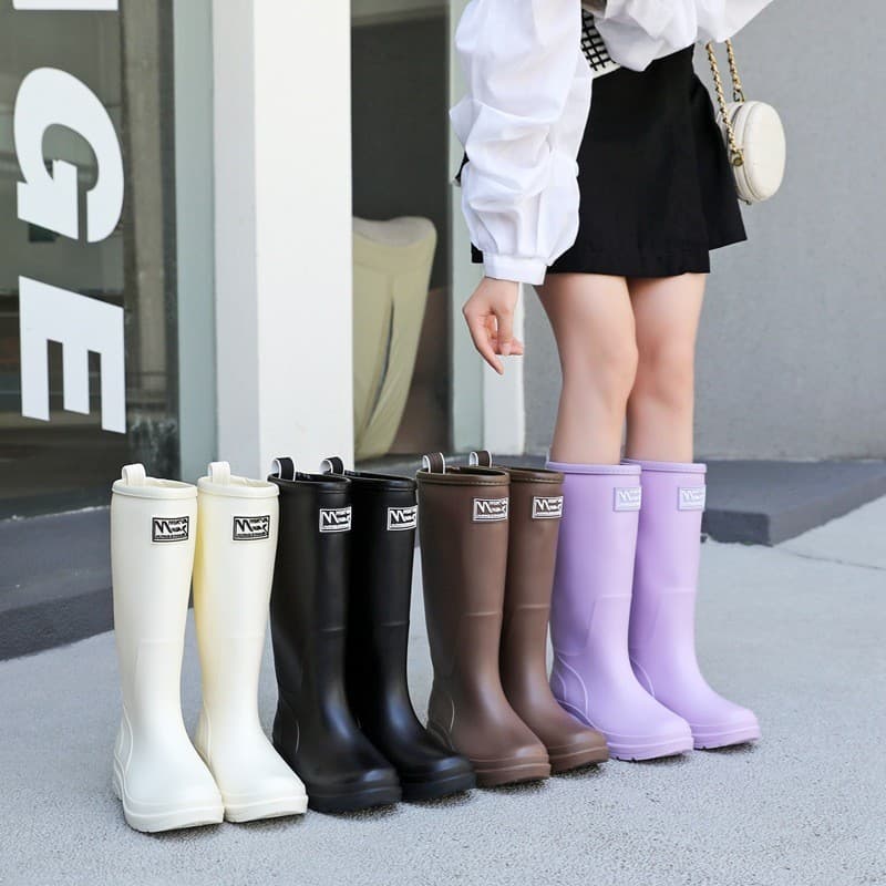 Botas de chuva de cano alto elegantes para mulheres, estilo coreano, versáteis para uso ao ar livre, sapatos de borracha