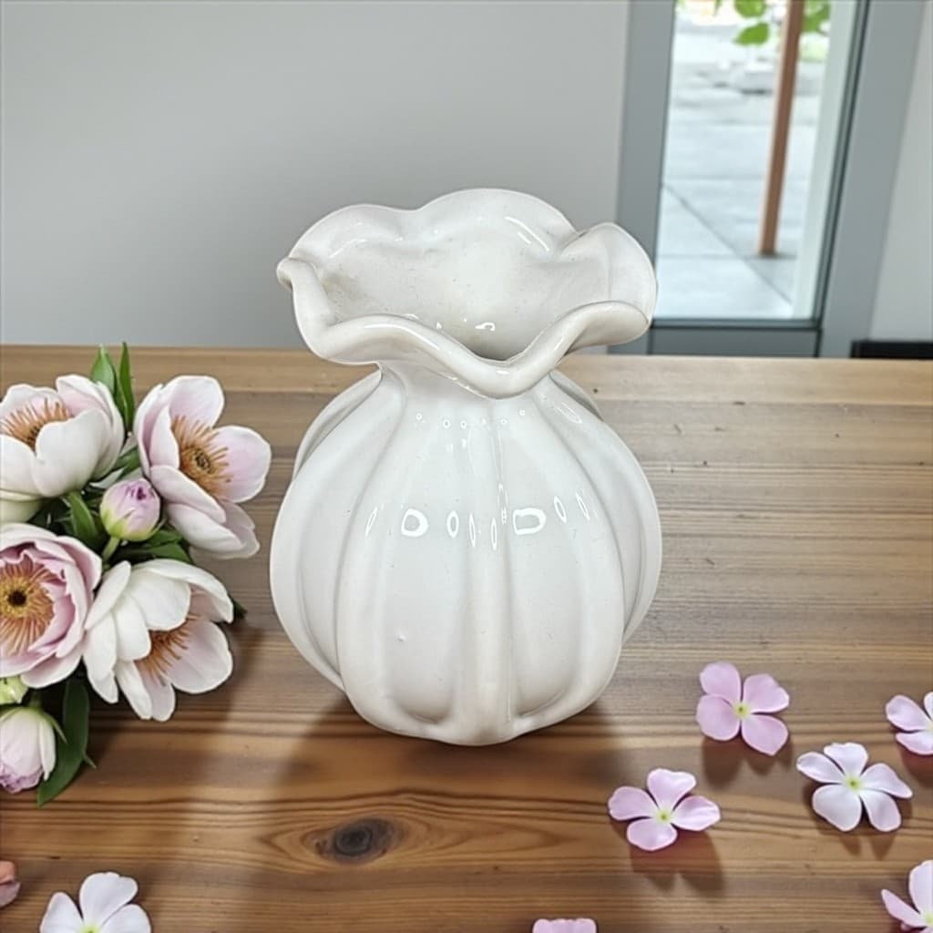 Vaso Murano Branco Formato Trouxinha Em Cerâmica Pintado A Mão