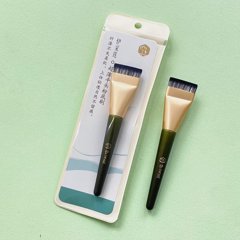Yicailian Ultra-fino cabeça plana fundação escova leve maquiagem uniformemente sem marca não é fácil de comer pó correti