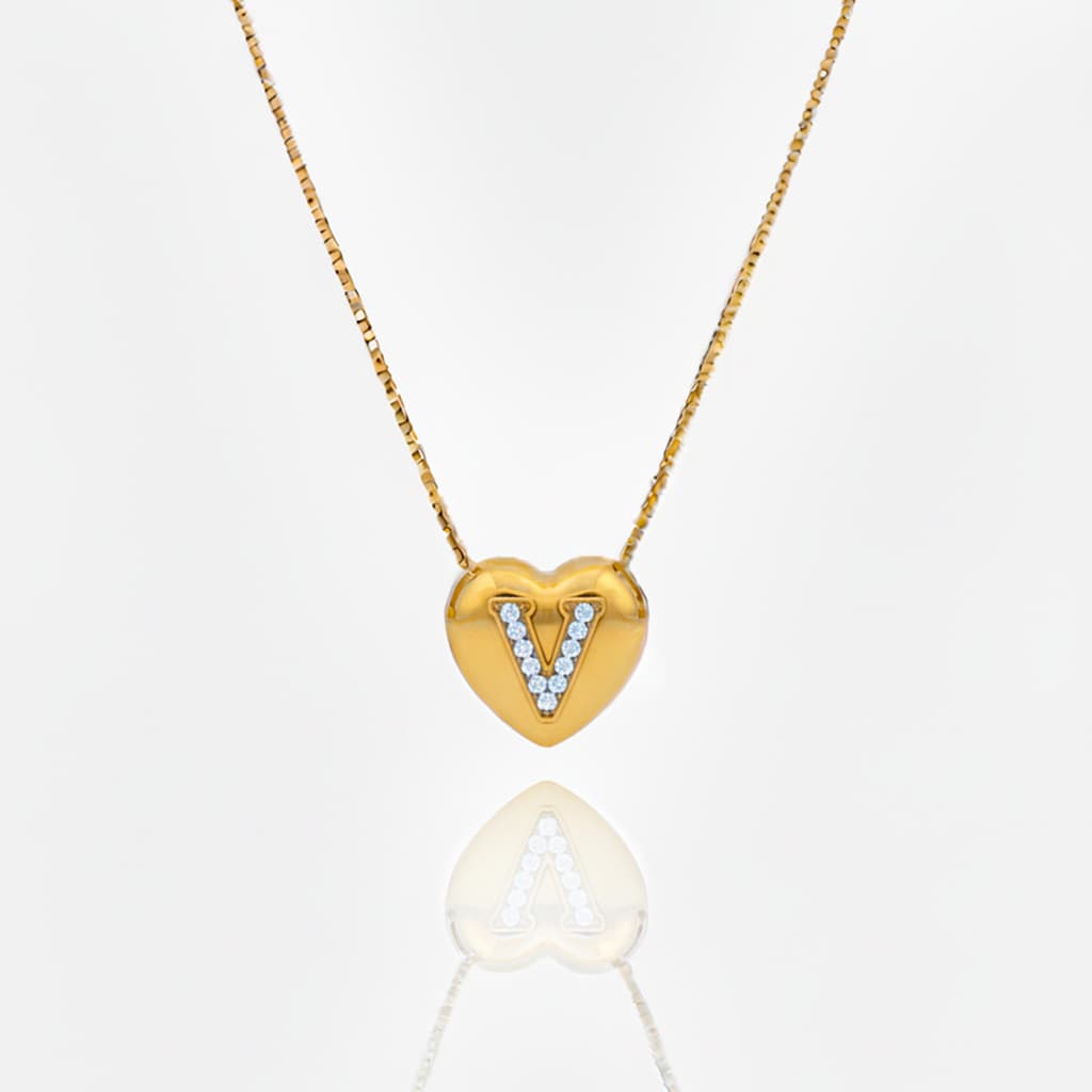 Colar com Pingente de Coração com Inicial Carta de Amor | Feminino | Banhado Ouro 18K | Antialérgico | Semijoia