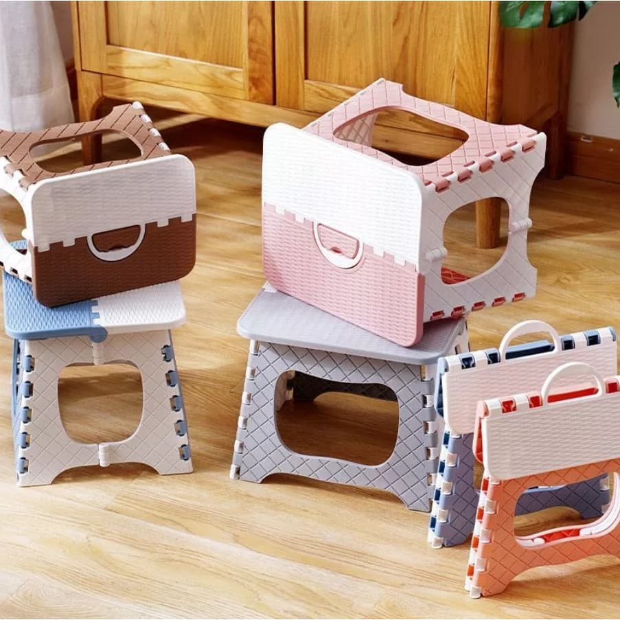 Banqueta Banquinho Dobrável De Plástico Resistente Para Viagem e Casa