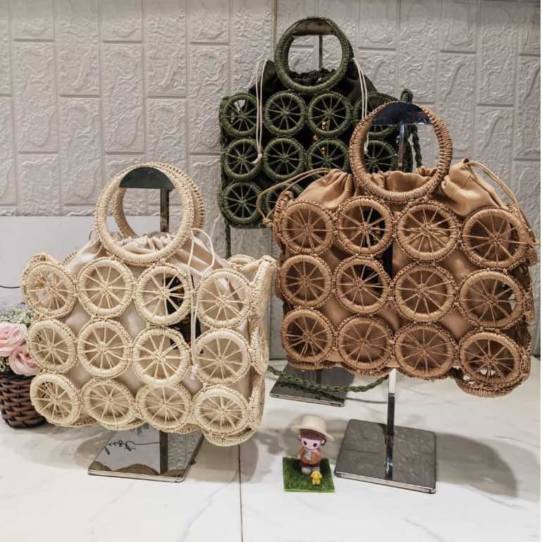 BOLSA FEMININA PRAIA RÚSTICA FORMATO RODA ALÇA TRANSVERSAL E MÃO JF-61