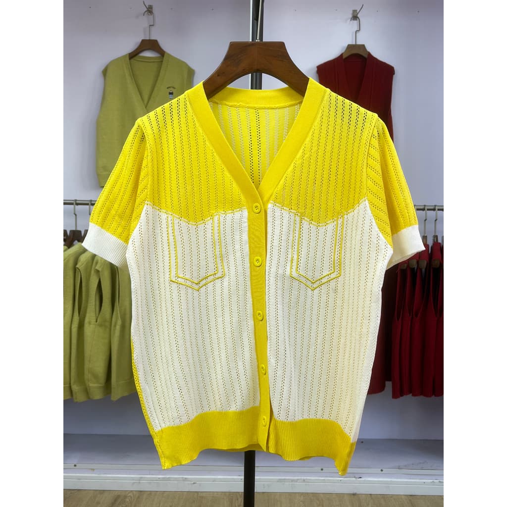 107 malhas de manga curta camiseta feminina 2025 novo estilo verão estilo fino cor-bloqueio com decote em V oco mais mag