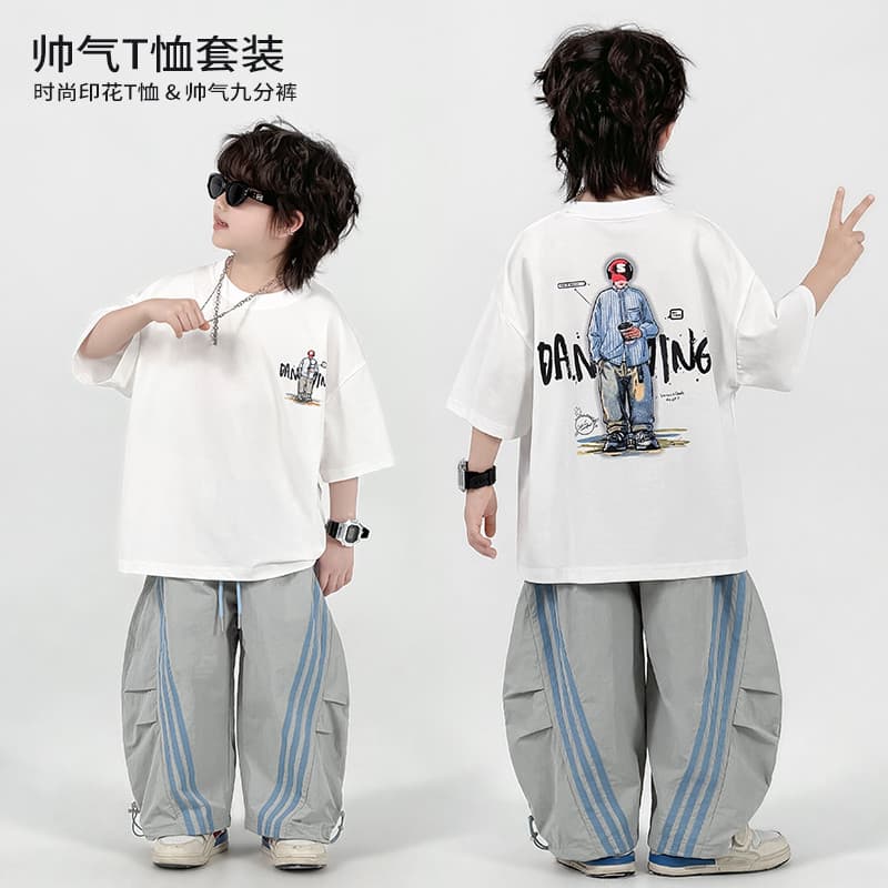 Terno de trabalho médio para meninos, camiseta estampada de manga curta, estilo fino, calças mosquiteiras até o tornozel