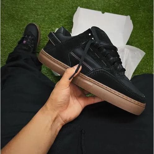 Tênis Tesl Refletivo Masculino Feminino Classic Refletivo Skatista Casual Sola Marrom 34 ao 43 Black Friday