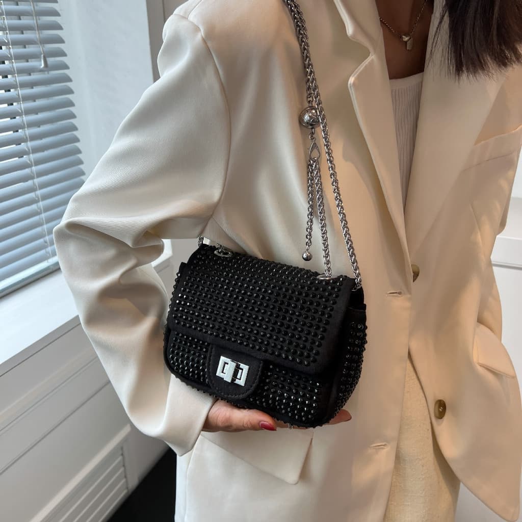 Bolsa Transversal Feminina Brilhante Strass Preta Alça Corrente Blogueira Balada Noite Estilosa