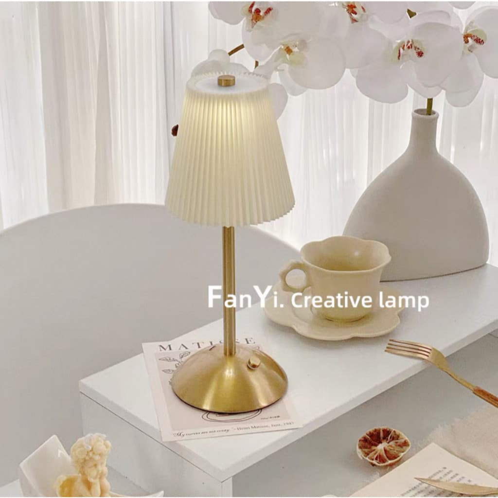 Luminaria de mesa  Led 3 Tons Intensidade Bateria Recarregavel USB LKZD-5966