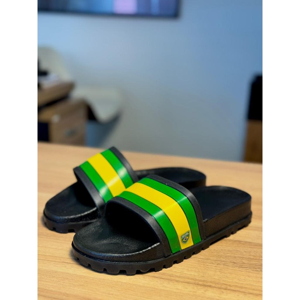 CHINELO SLIDE MASCULINO BRASIL ANATÔMICO E ESTILOSO COPA DO MUNDO VERÃO PRAIA