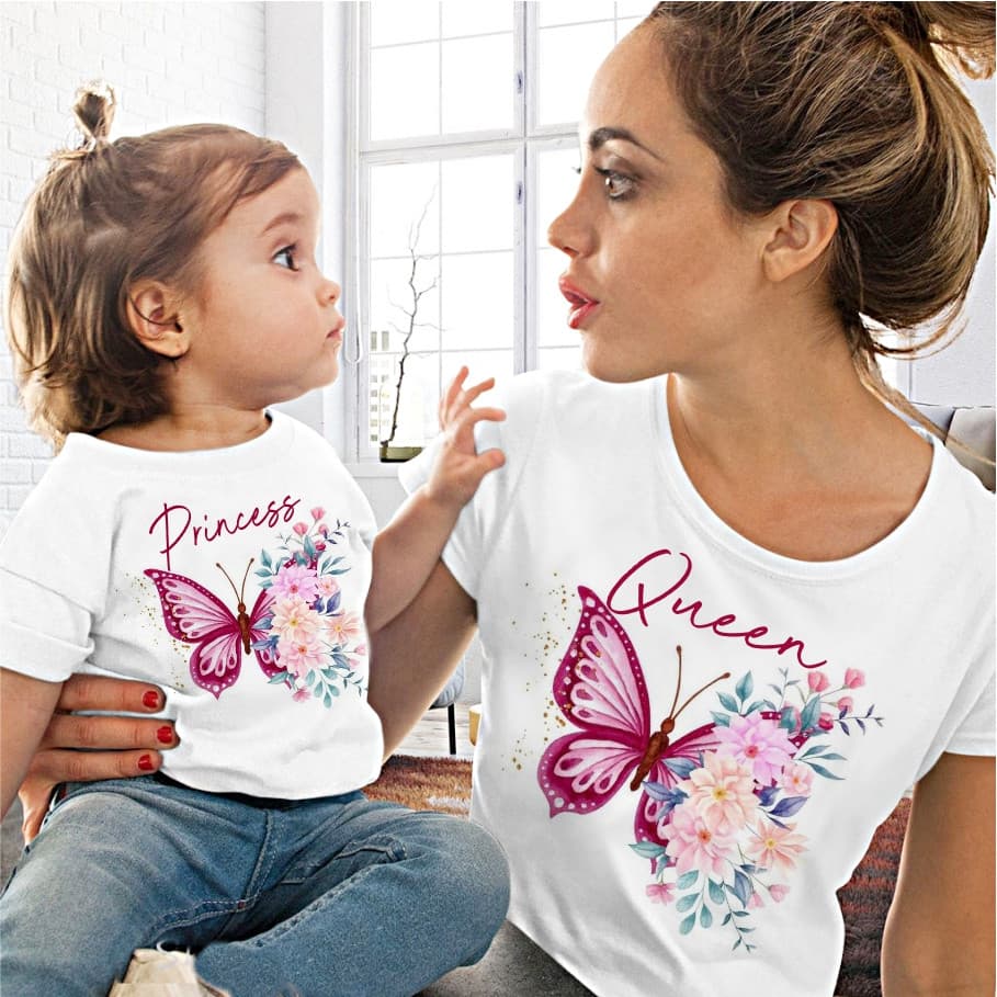 kit blusa camiseta mãe e filha borboleta queen e princess, ensaio fotográfico dia das mães
