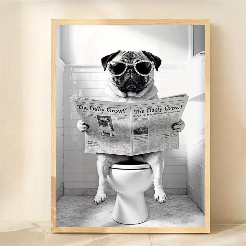 Quadro Decorativo Pug Estiloso no Banheiro "The Daily Growl"