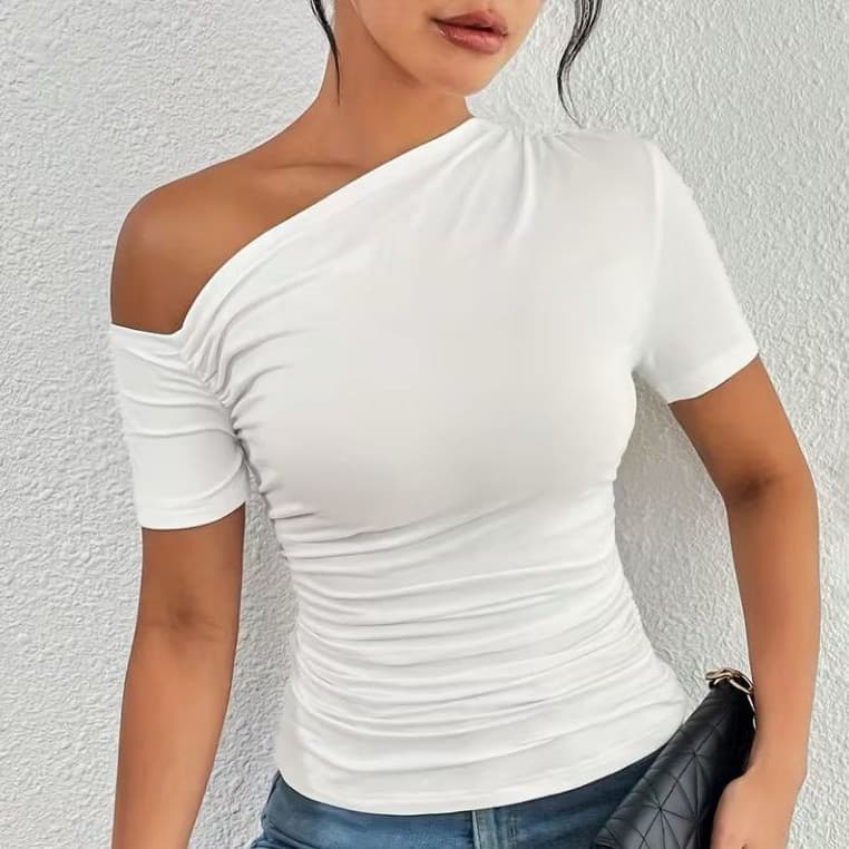 Blusa Feminina Suplex com Manga Curta Assimétrica Drapeada Elegante Casual Ombro a Ombro Estilosa