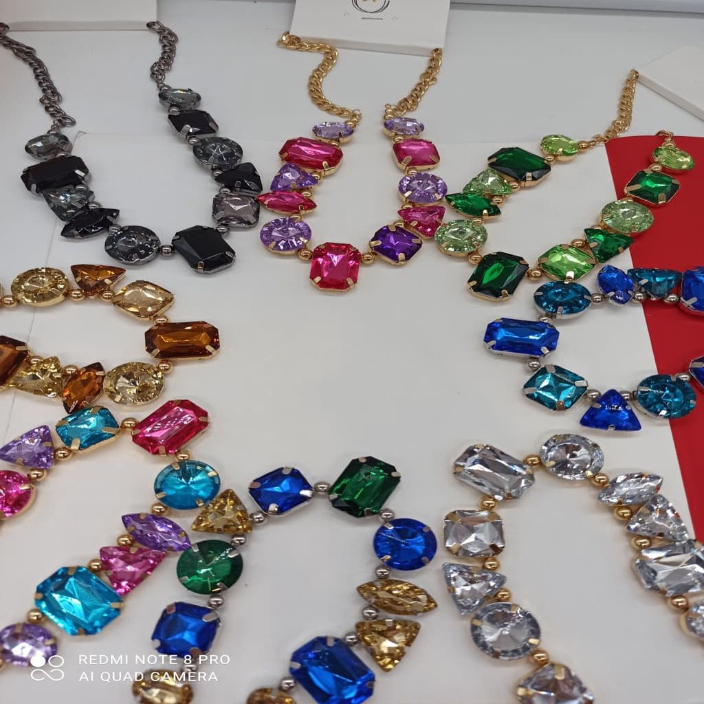 BRILHO ELISA - Z.W BIJOUX - Colar em Pedras Grandes, perfeitos para grandes eventos.