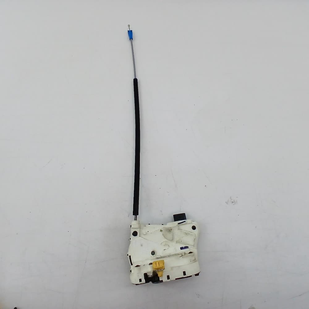 Fechadura porta traseira esquerdo gm tracker 1.2 2021