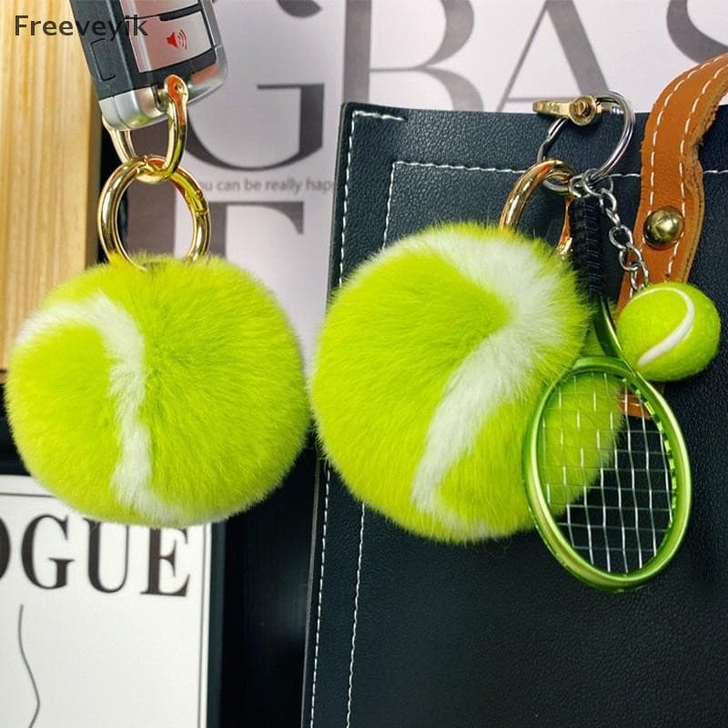 [Fre] Chaveiro De Carro De Tênis De Pelúcia Fofo Pingente Ins Plush Ball School Bolsa Enfeites Pendurados Para Presente