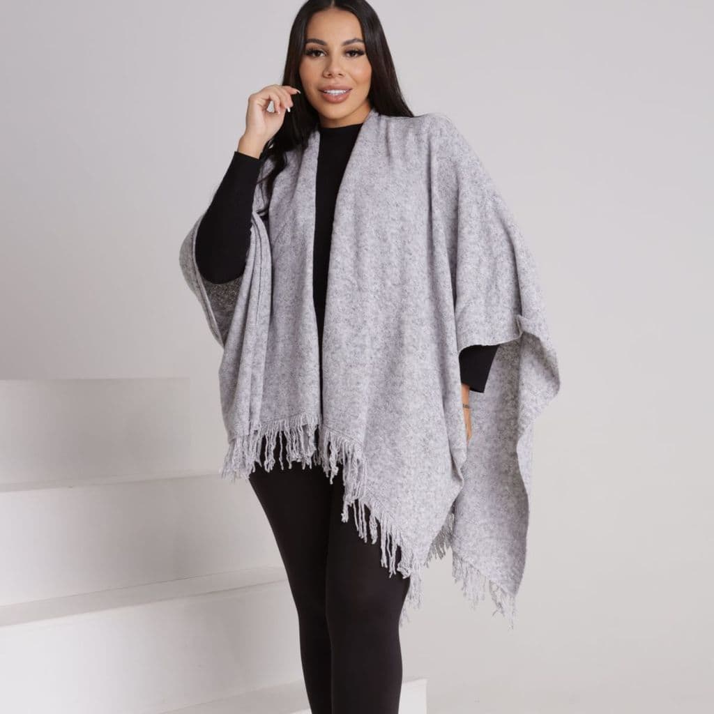 Capa Tricô Mousse com Franja Isabel Moda Outono Inverno