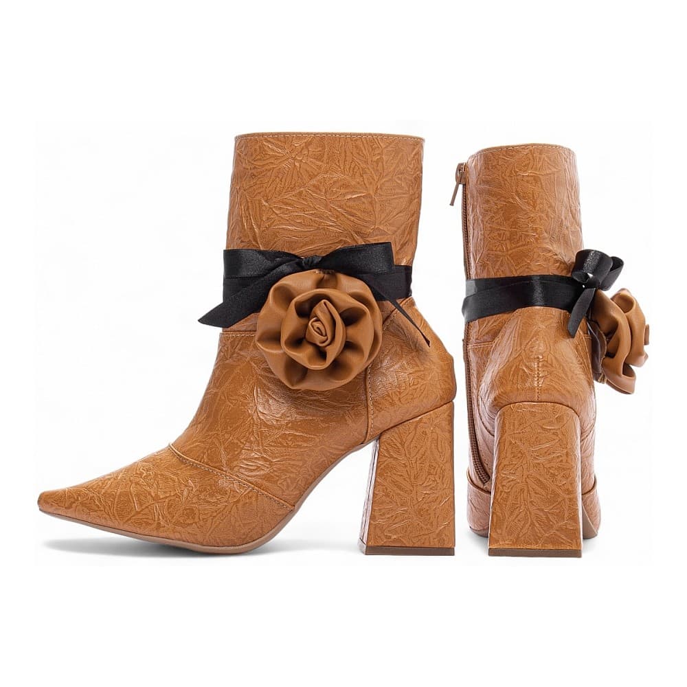 Bota Bico Fino Cano Médio Salto Bloco Alto Buquê Caramelo