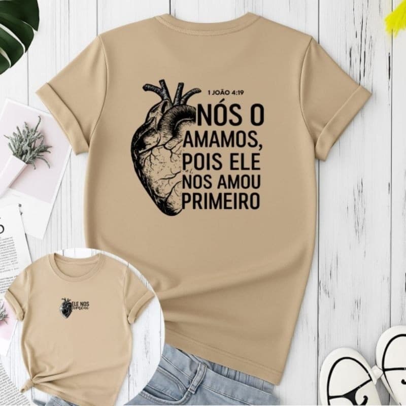 T-shirt em Algodão Premium Blusa Camisa Unissex Ele Nos Amou Gospel Evangélica Fé Algodão Premium Moda Cristã Envio Imed