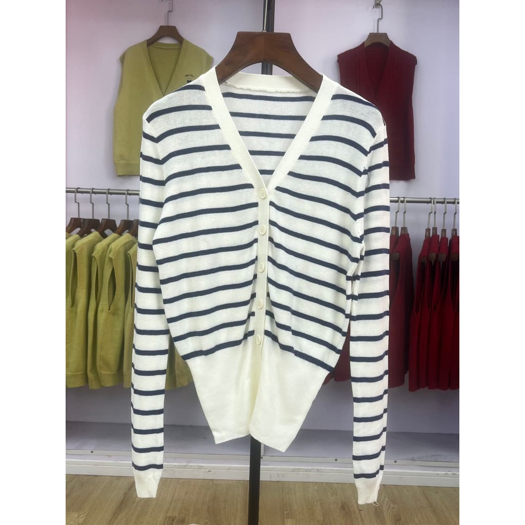 174 Cardigan de malha camisola feminina 2025 primavera novo estilo listrado fino ajuste com decote em V manga comprida a