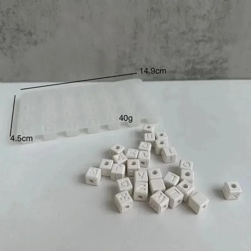 DIY Pulseira Quadrada Molde De Silicone 26 Letras Grânulo Casa Decoração Gesso Ornamento Gotejamento Cola Artesanal Jóia