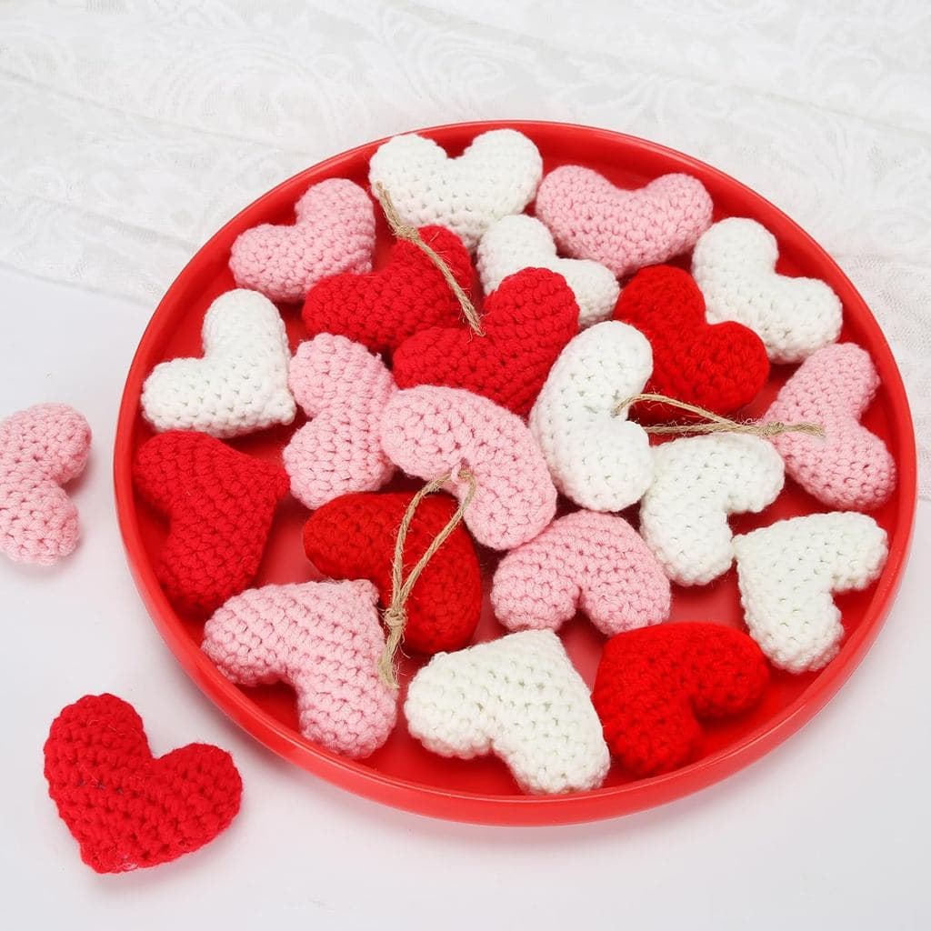 24 Peças de Enfeites de Coração para o Dia dos Namorados e Natal, Decorações de Coração de Crochê Feitas à Mão para Pend