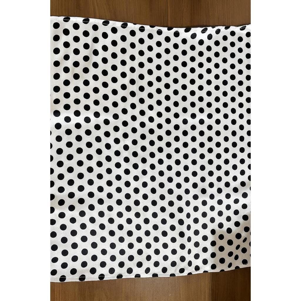 Lenço Branco e Preto de Cetim Poa 50cm x 50cm (Bolinhas)