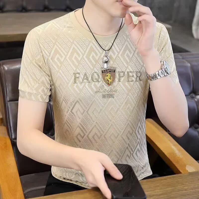 High-End em torno do pescoço de seda gelo manga curta camiseta masculina 2026 verão estilo fino fino ajuste legal sentim