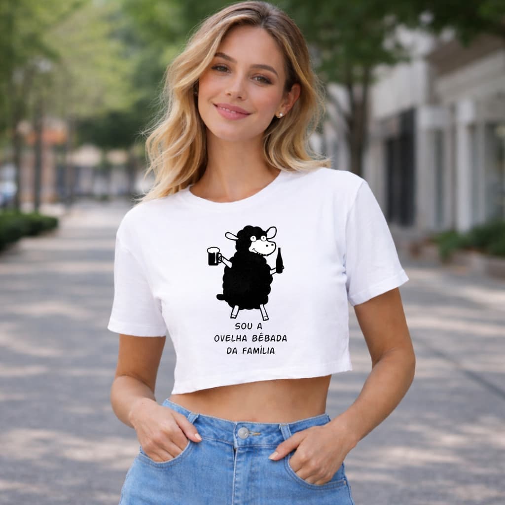 Cropped Blusa Curta Feminina anime sou Ovelha negra bebada da Familia Carnaval 2026 Moda Verão t-shirt oversize