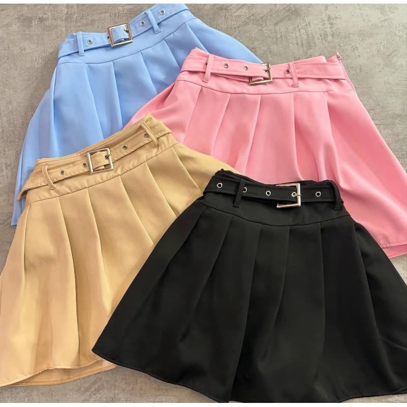 Short Saia Feminino Plissada Alfaiataria Sensorial com Cinto Fivela Estilo Colegial Sofisticado Tendência Promoção