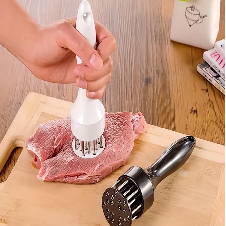 Amaciador Batedor de Carne Bife Com Furador Manual Aço Inox Cor Aleatorio