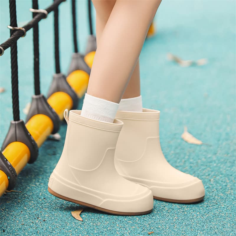 Botas de chuva femininas elegantes, estilo coreano, simples e versáteis, adequadas para uso ao ar livre, sapatos de borr