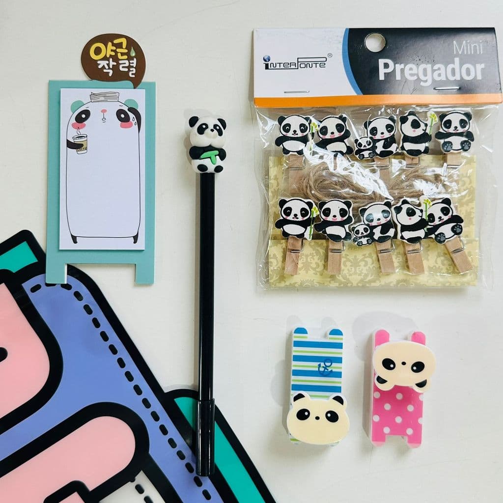 Kit Papelaria de Panda na mochilinha