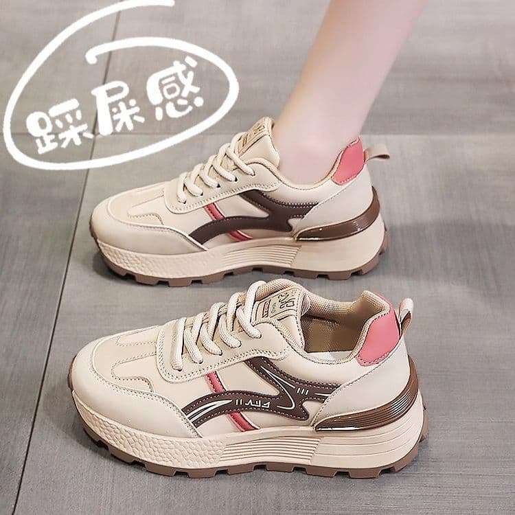 Sola macia não cansado tênis feminino 2025 verão venda quente leve All-Match Forrest Gump sapatos antiderrapante grosso-